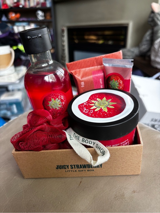 The Body Shop Other - The Body Shop Juicy Strawberry Little Gift Box Bath & Body Set. New!
